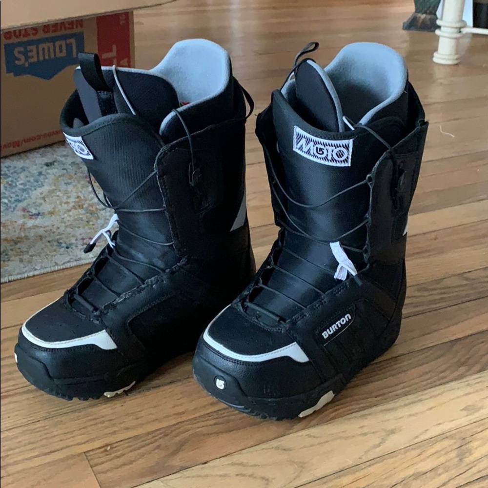 BURTON SNOWBOARD BOOTS